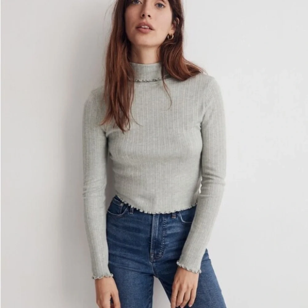 Madewell Ribbed Long Sleeve Turtleneck Crop Top in Frosted Sage - Picture 6 of 7